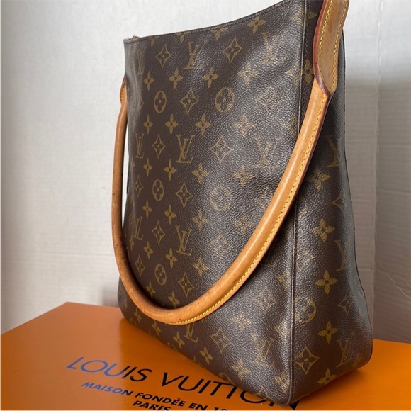 Authentic LOUIS VUITTON Looping GM Shoulder Bag Monogram Canvas - Picture 1 of 17